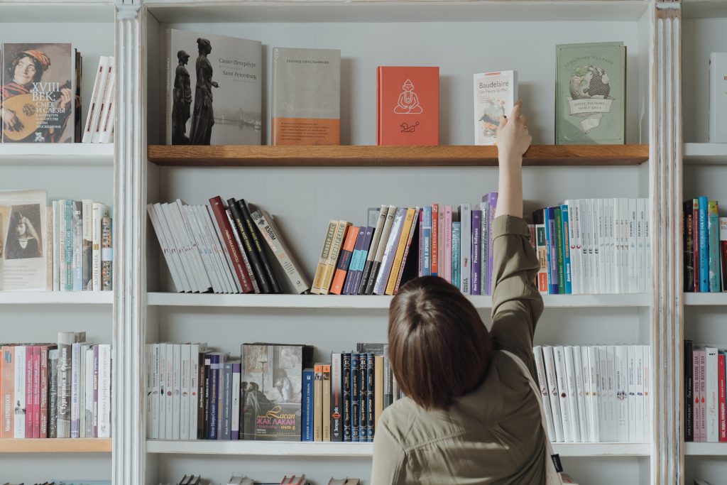Associate Degree vs. Bachelor Degree: Which Is a Better Fit for You? 5 is an associate degree worth it