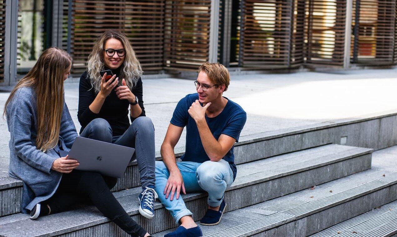 Online MBA vs Traditional MBA: Advantages & Disadvantages of Each 6 traditional mba