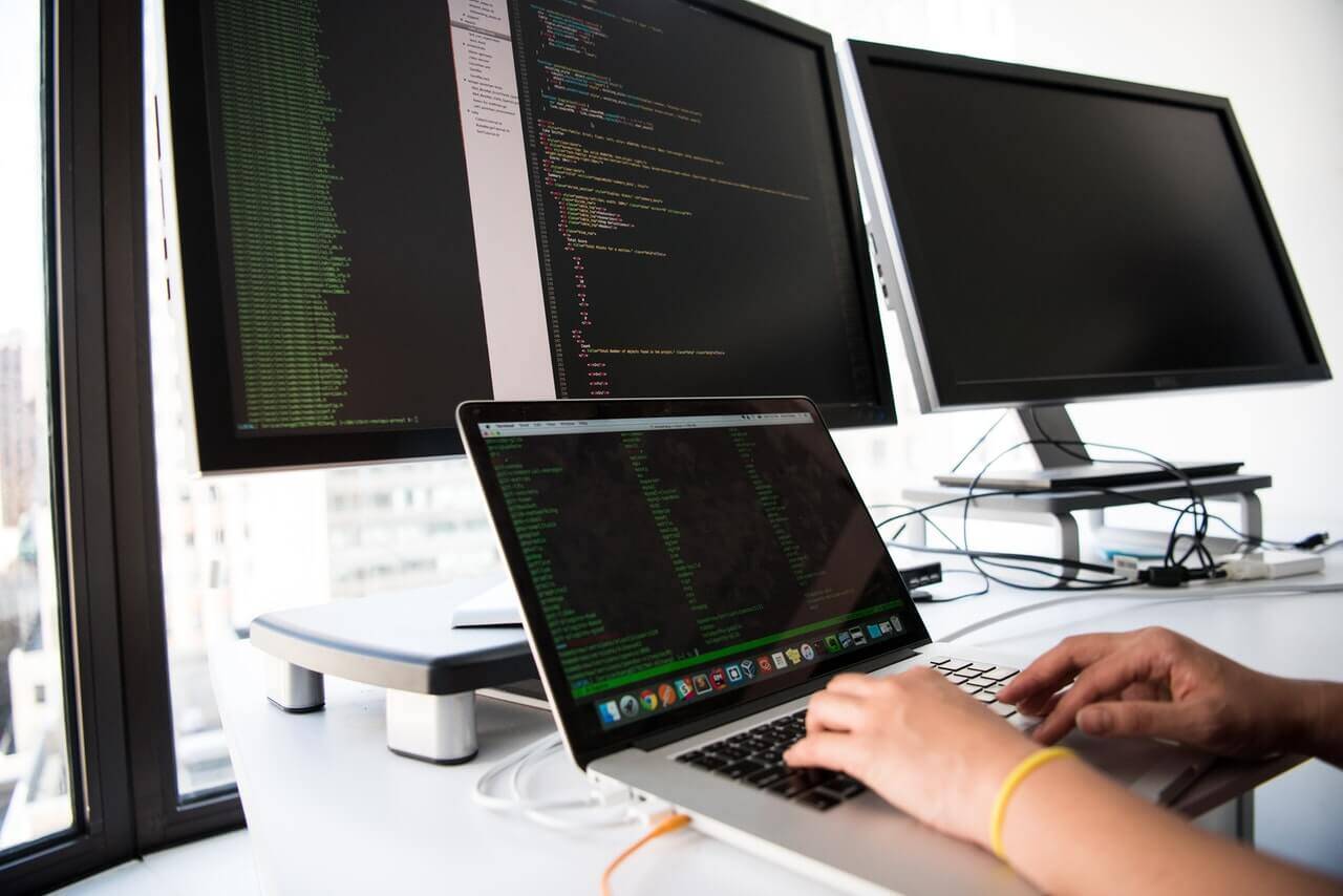 Data Engineer vs. Data Architect: Which One Is Better? 4 what does a data architect do