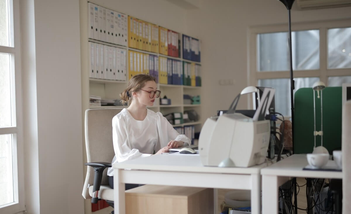 Pros & Cons of Accounting Is an Accounting Degree Worth It? Bay