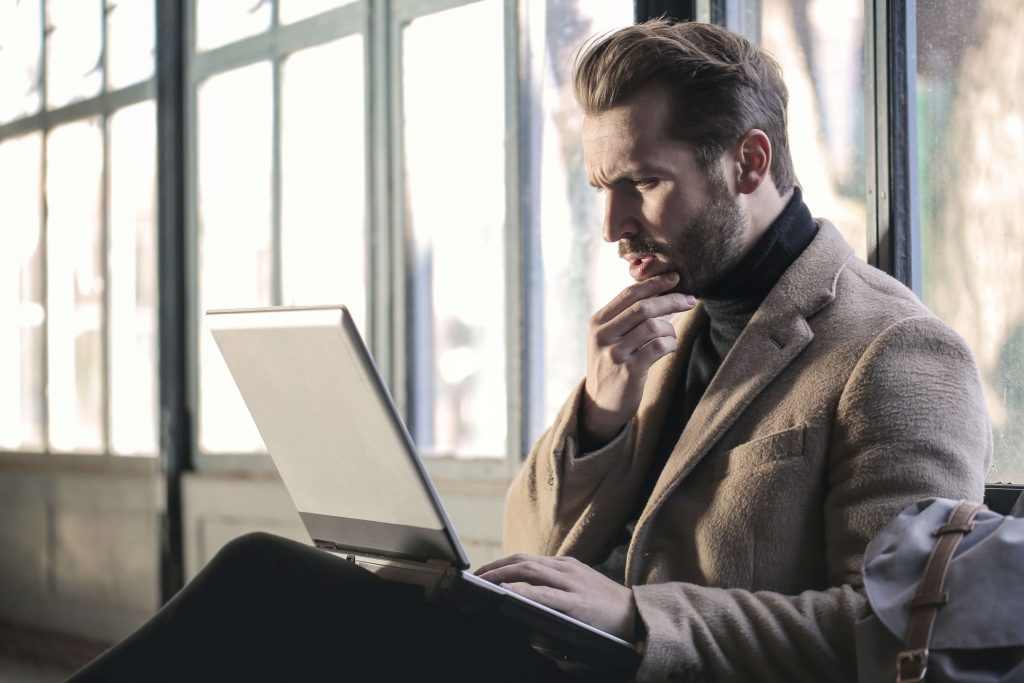 Business Administration vs Accounting: What Degree Should I Get? - Bay