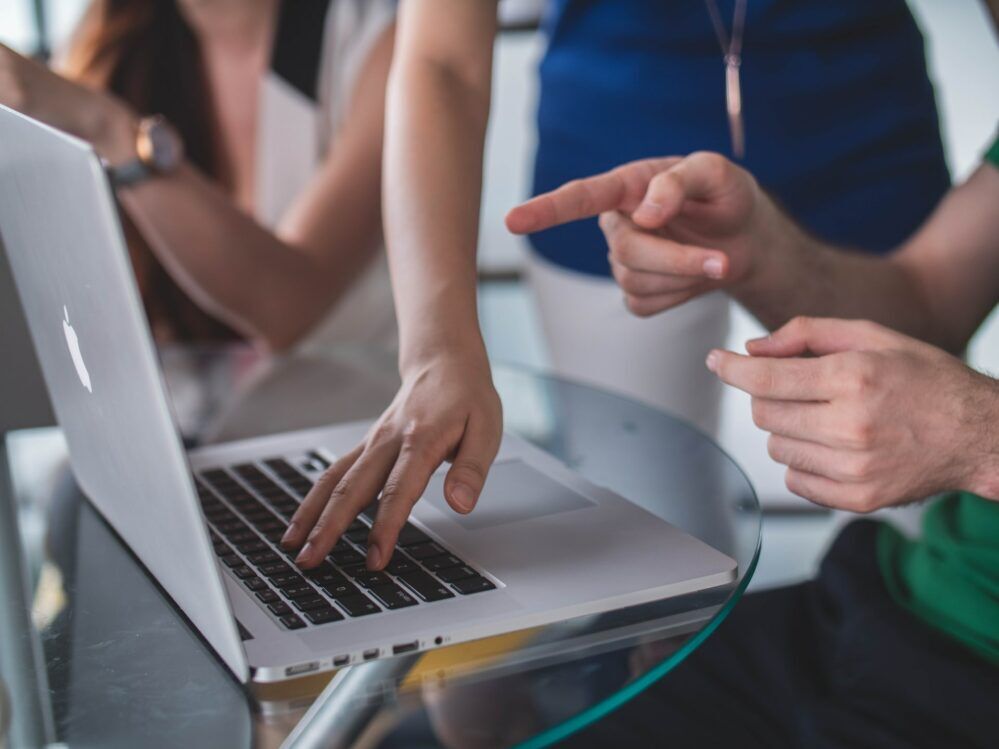 How to Become a Computer Forensics Investigator in 2025 5 communication-skills