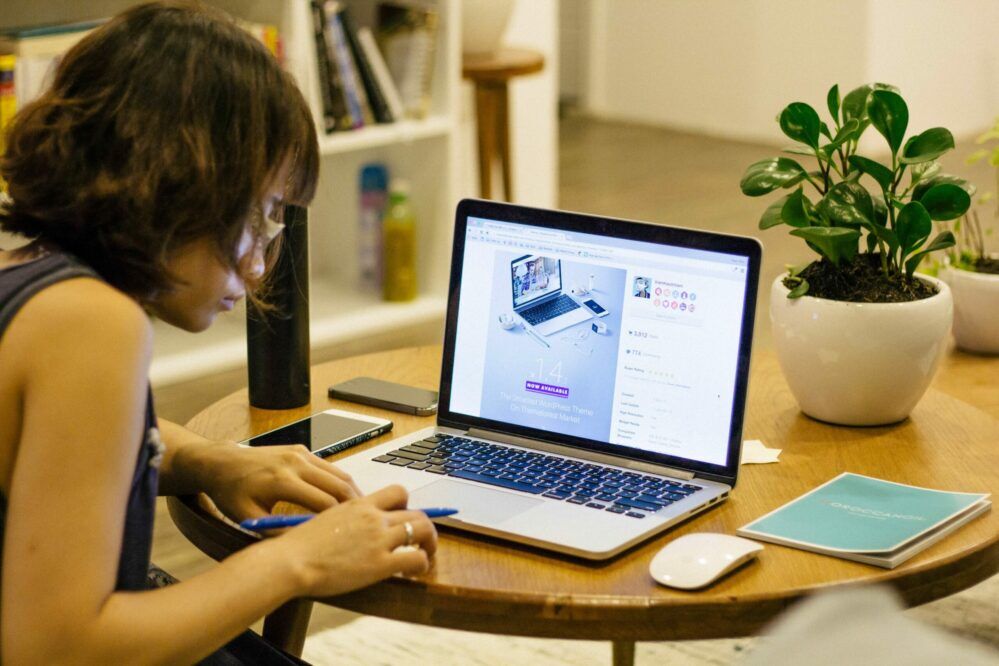 benefits-of-working-as-a-student.jpg