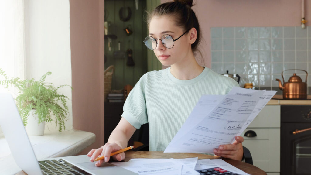 8 Ways to Pay Off Student Loans 4 ways-to-pay-off-your-student-loans