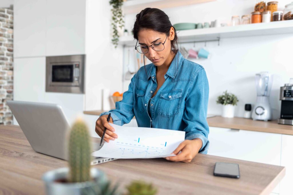 How to Write a Cover Letter for an Internship (With Examples) 9 review-review-review