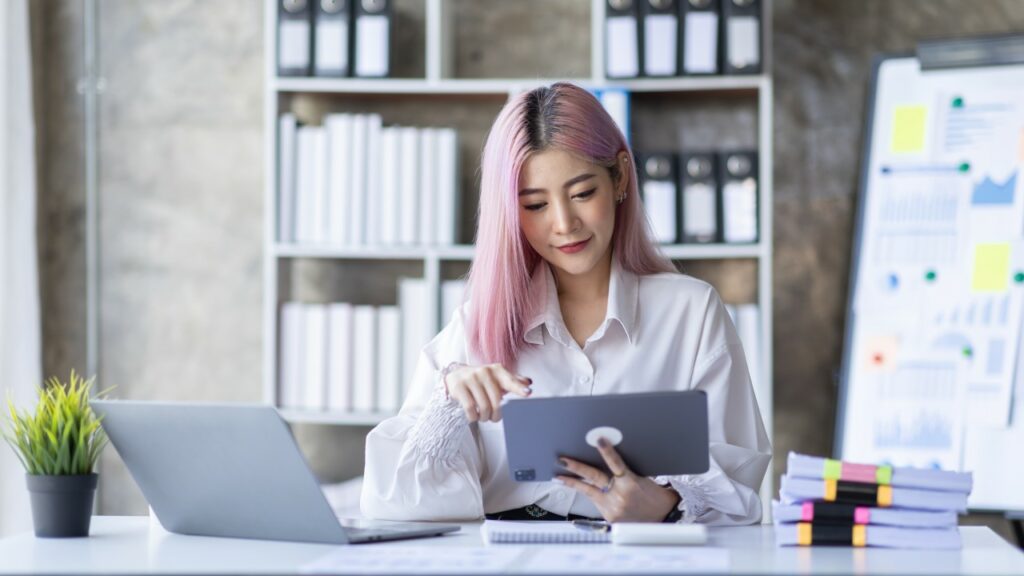 13 Benefits of Going to College 6 job-satisfaction