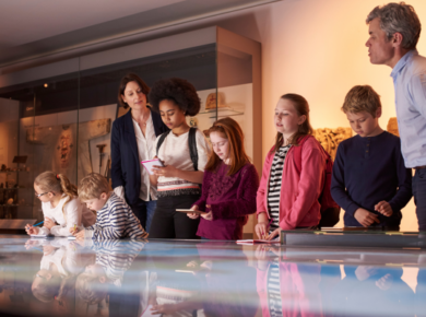 Immersive English Learning: How STEM Makes English Learning Fun 10 Group learning at a museum