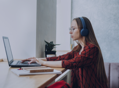 From STEM Internships to Full-Time Jobs: How Students Can Maximize Opportunities 39 Header banner with title “From STEM Internships to Full-Time Jobs” — highlighting a career guide for STEM students