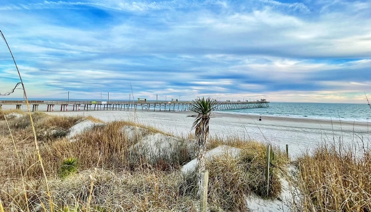 emerald-isle-nc-winter-beach-town